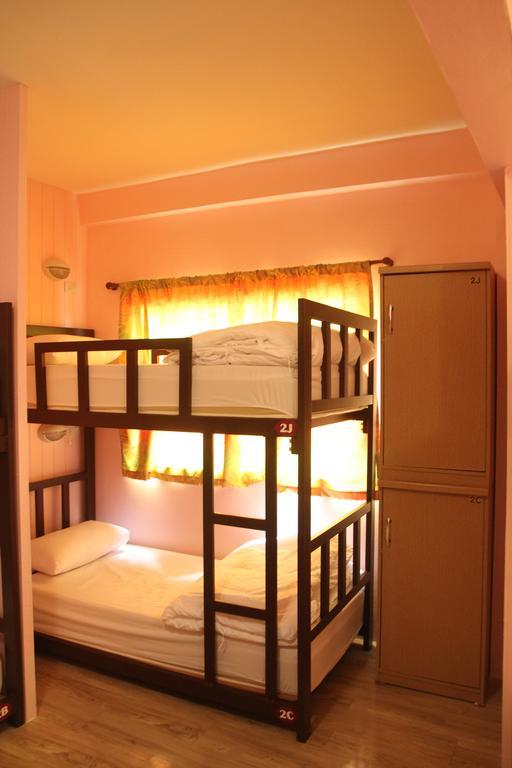 Khaosan Immjai Albergue Bangkok Habitación foto